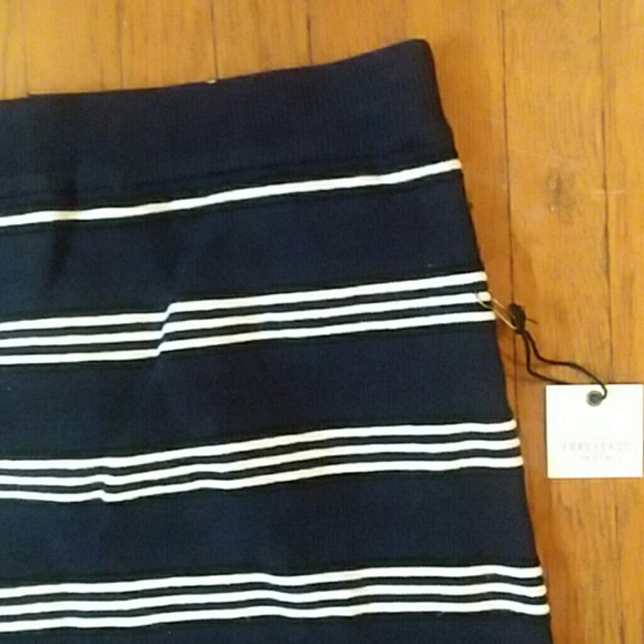 Forever 21 Mini Skirt - Picture 2 of 6